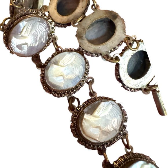 Elegant Antique carved MOP pearl multi Cameo Bracelet - Picture 7 of 8